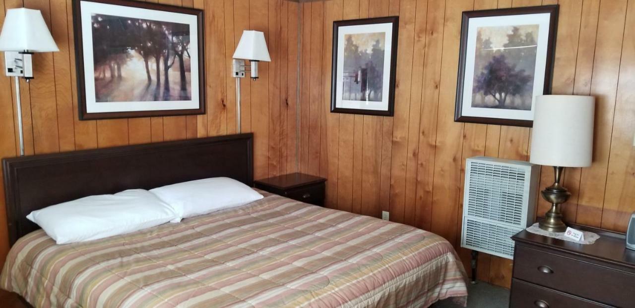 The Whispering Elms Motel Baker Экстерьер фото